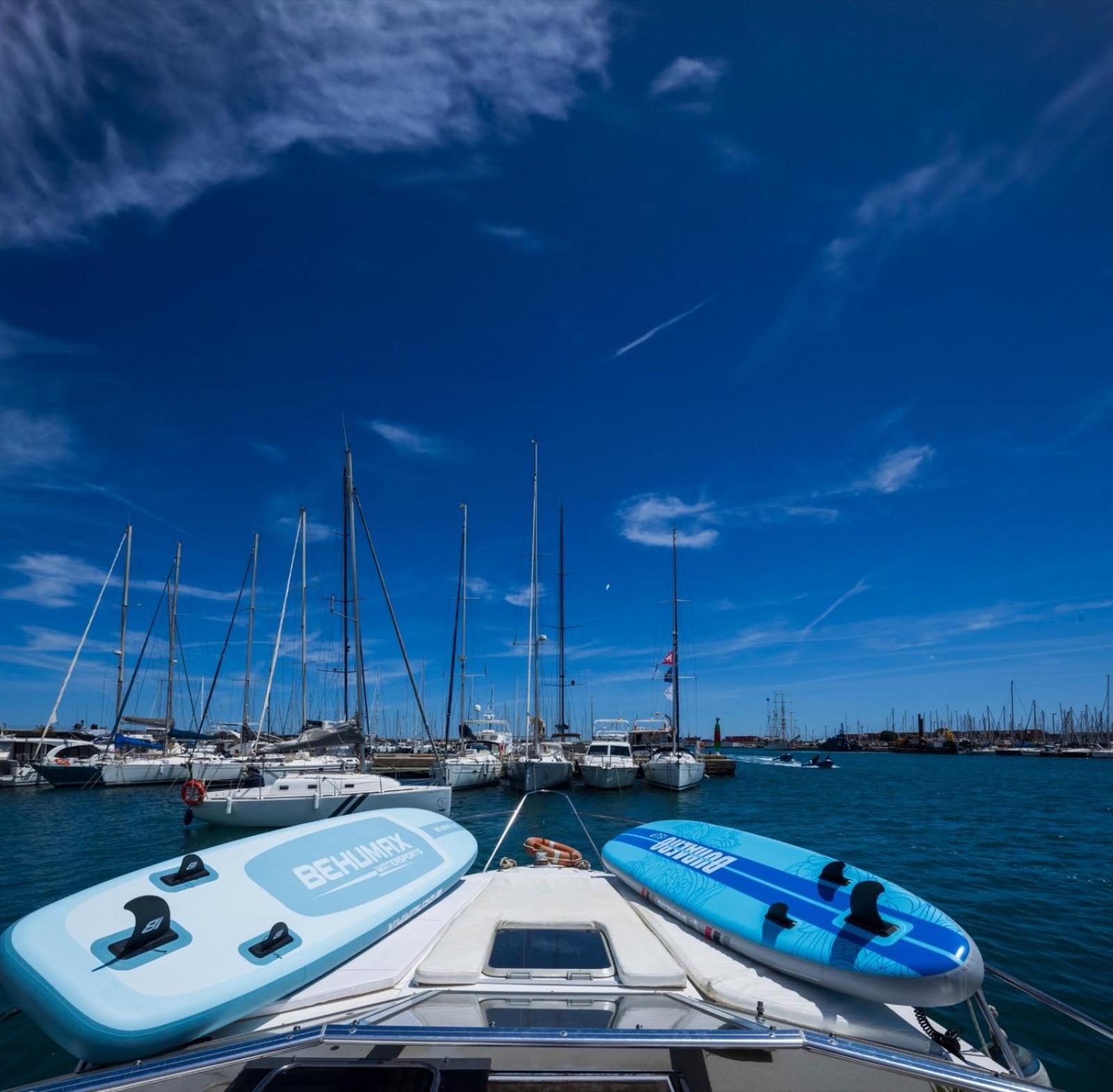Alojamiento En Barco Voralamar Hotel Valencia Exterior photo